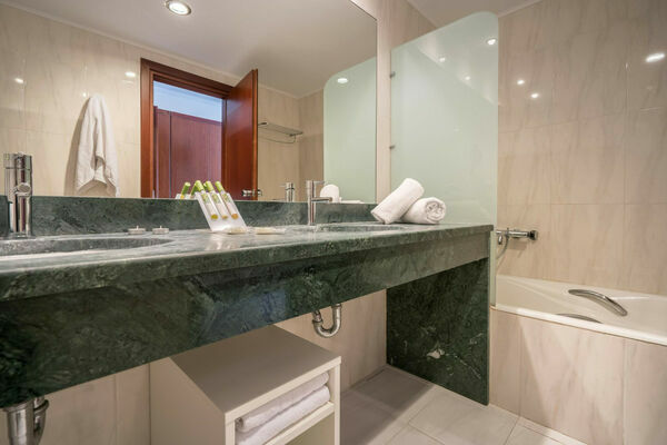 BATHROOM_EXECUTIVE_ROOM