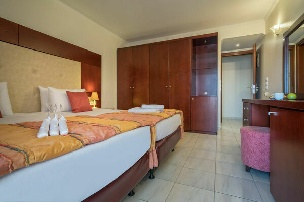 ECECUTIVE_ROOM
