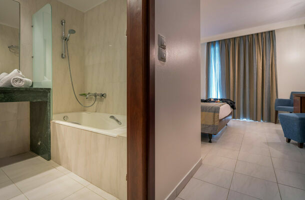 EXECUTIVE_ROOM4