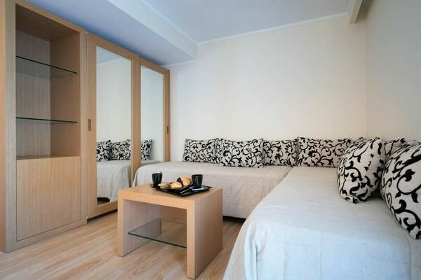 FAMILY_SUITE_6