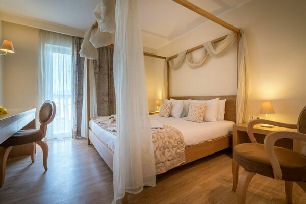 FAMILY_SUITE_9