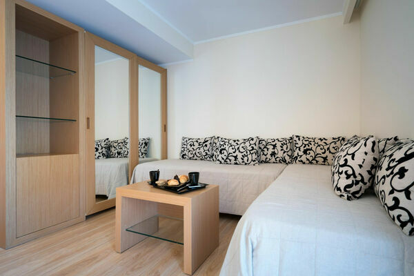 FAMILY_SUITE