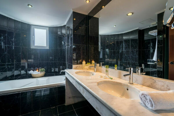 BATHROOM-SPACE_JUNIOR_SUITE_2