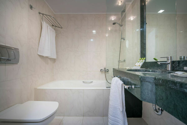 BATHROOM-STANDARD_ROOM