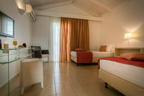SUPERIOR_ROOM1