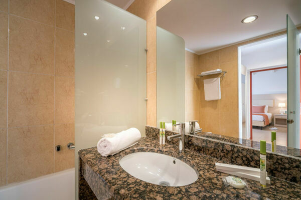 BATHROOM-SUP-STE5