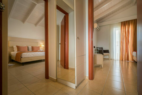 SUPERIOR_SUITE4